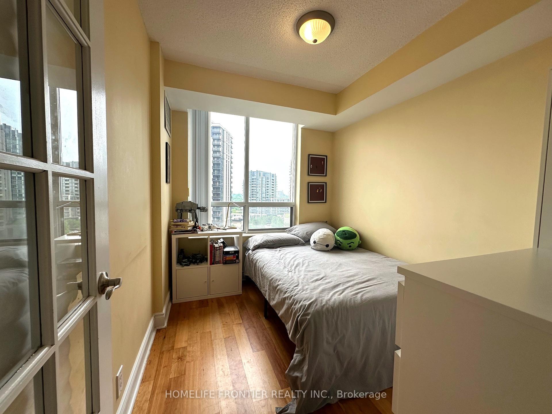 3 Bedrooms Condo at 80 Harrison Garden, Toronto For sale