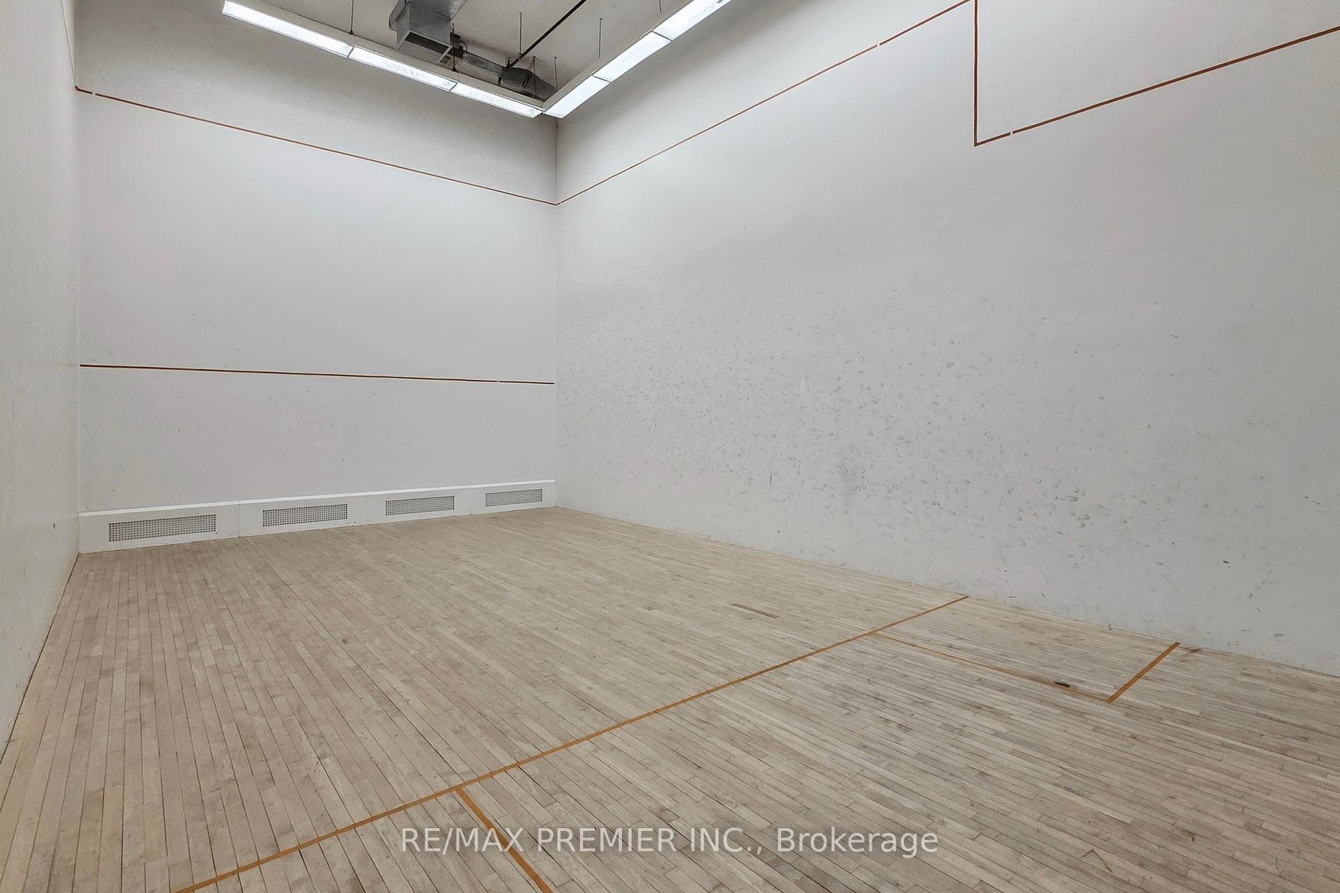 3 Bedrooms Condo at 1 Rowntree, Toronto For sale