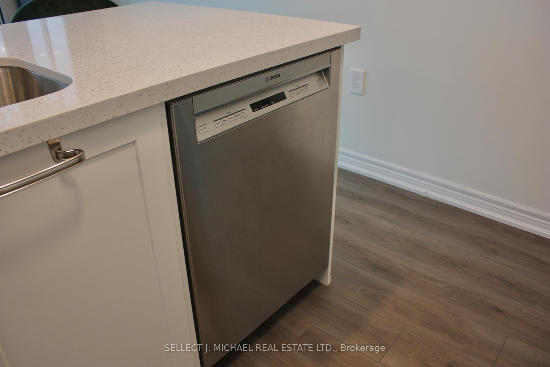 2 Bedrooms Condo at 2750 King,  Hamilton For sale
