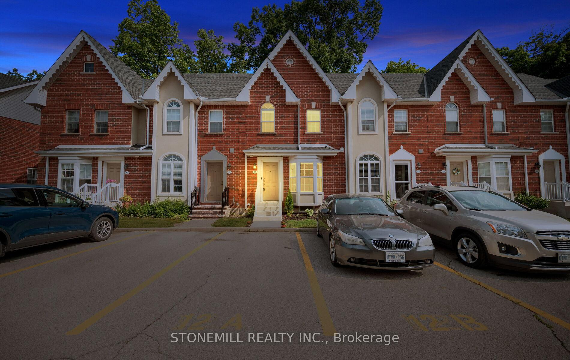 2 Bedrooms Condo at 4200 Kilmer, Burlington For sale