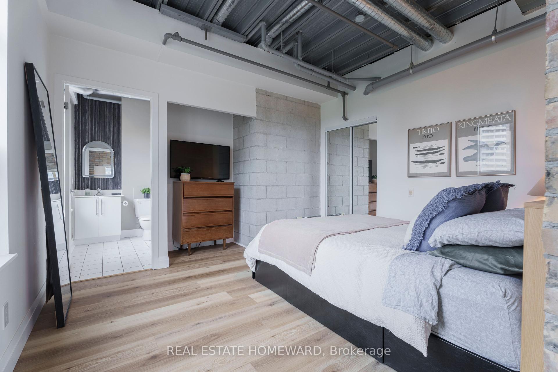 1 Bedroom Condo at 736 Dundas, Toronto For sale