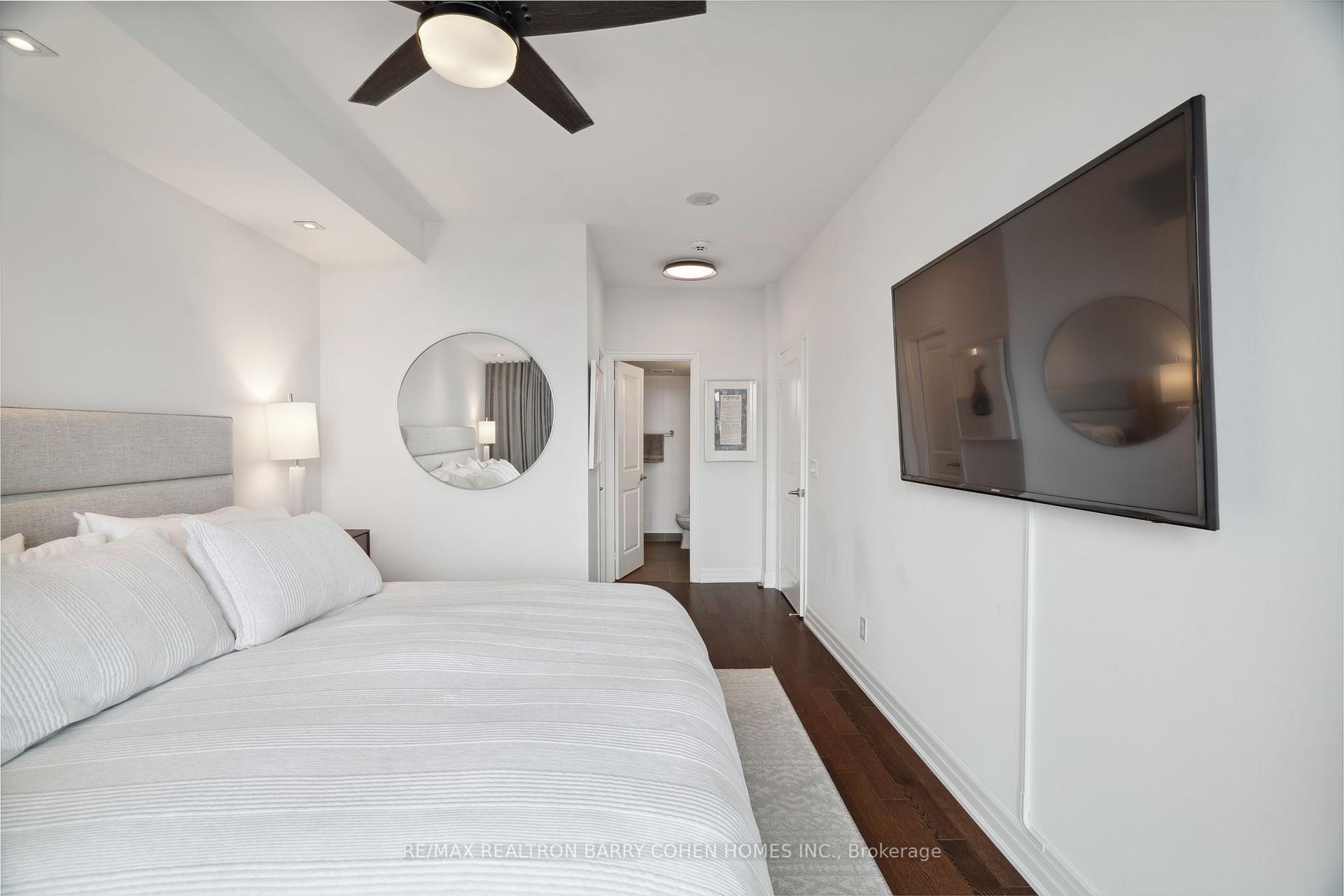 2 Bedrooms Condo at 500 St Clair, Toronto For sale