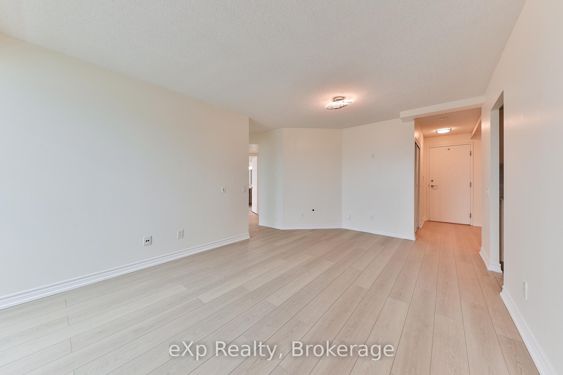 3 Bedrooms Condo at 83 Borough, Toronto For sale
