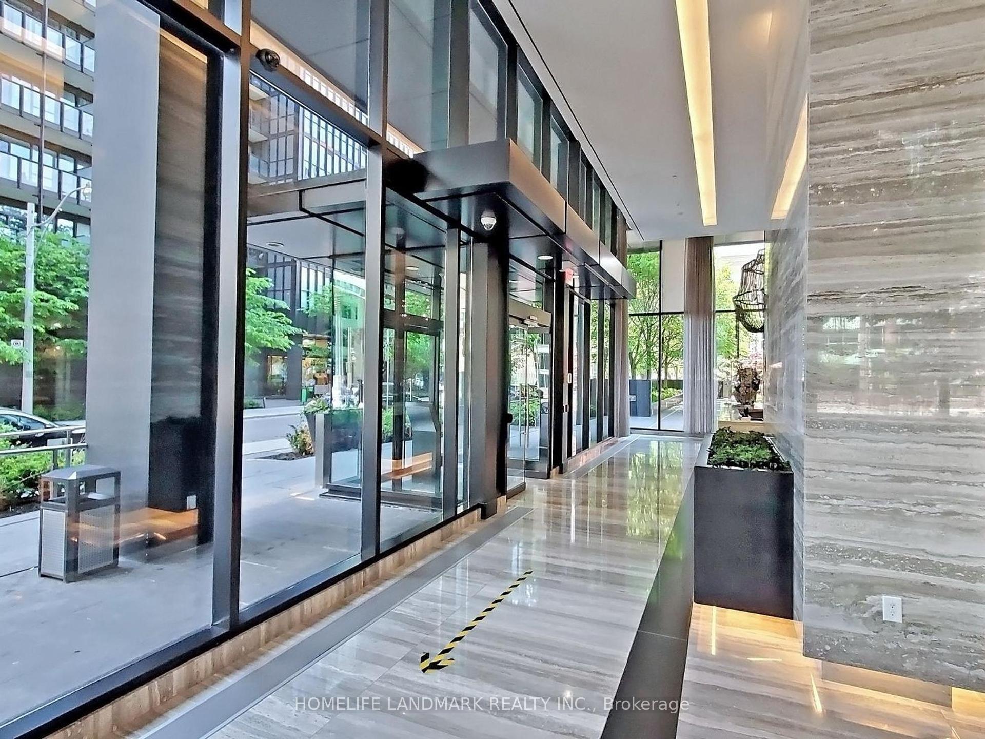 3 Bedrooms Condo at 110 Charles, Toronto For sale