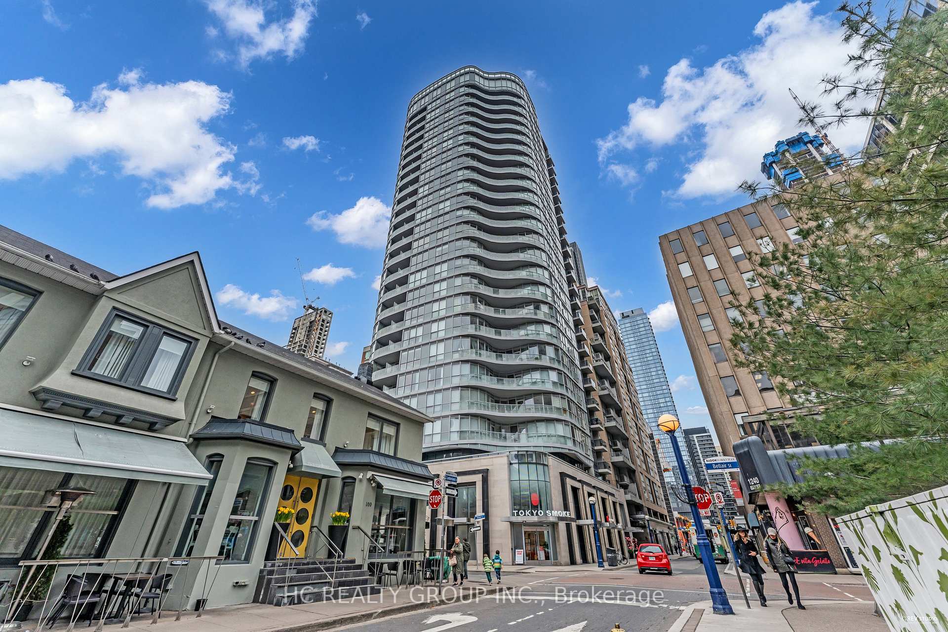 2 Bedrooms Condo at 88 Cumberland,  Toronto For sale