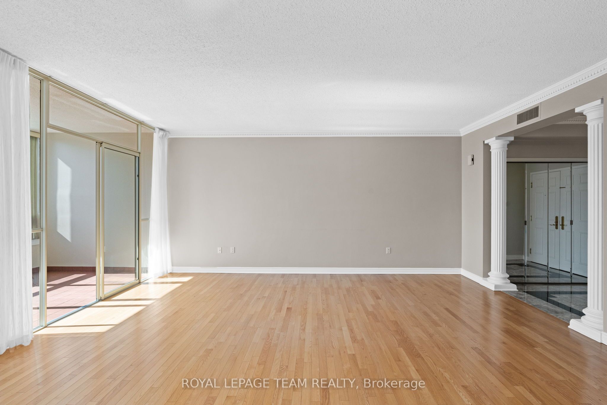 1480 Riverside Drive, #407