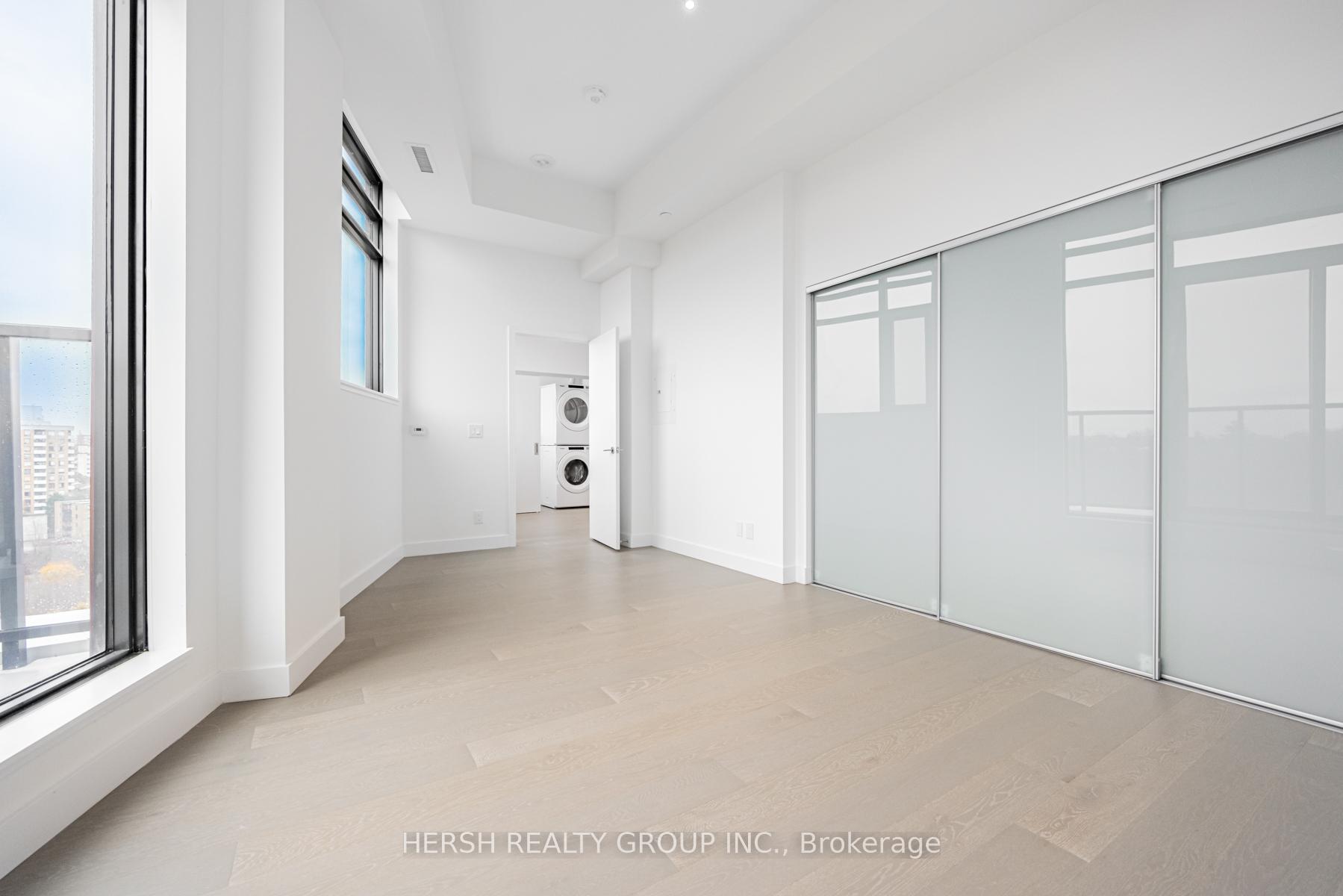 2 Bedrooms Condo at 160 Kingsway, Toronto For sale