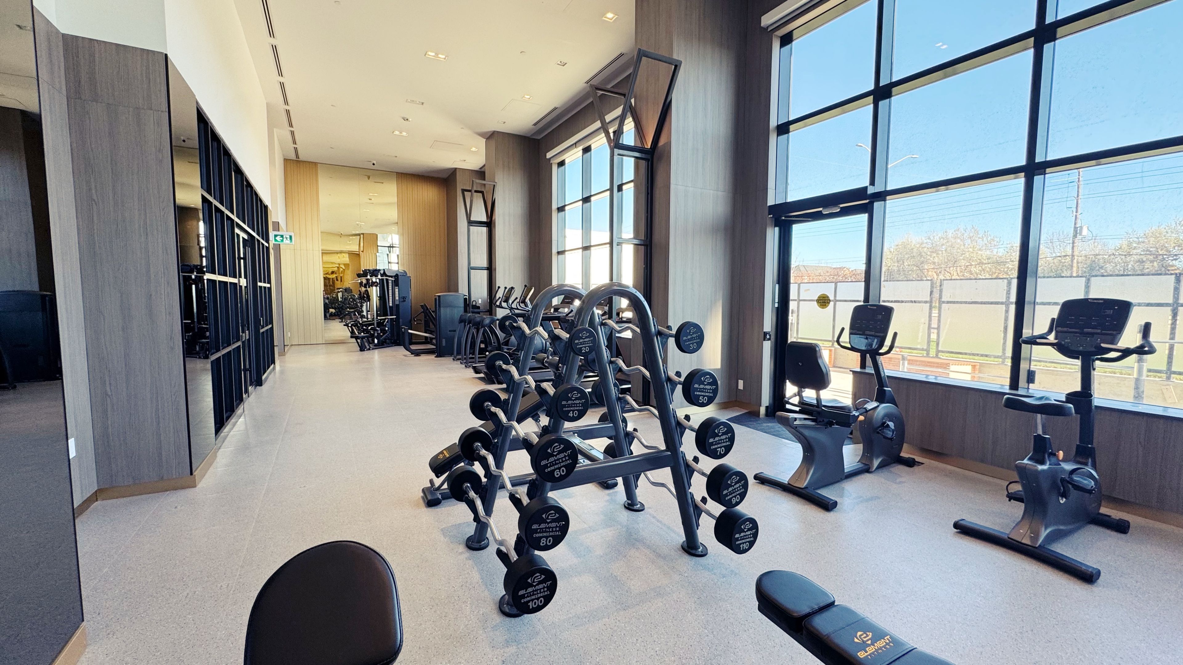 395 Dundas Street W 436