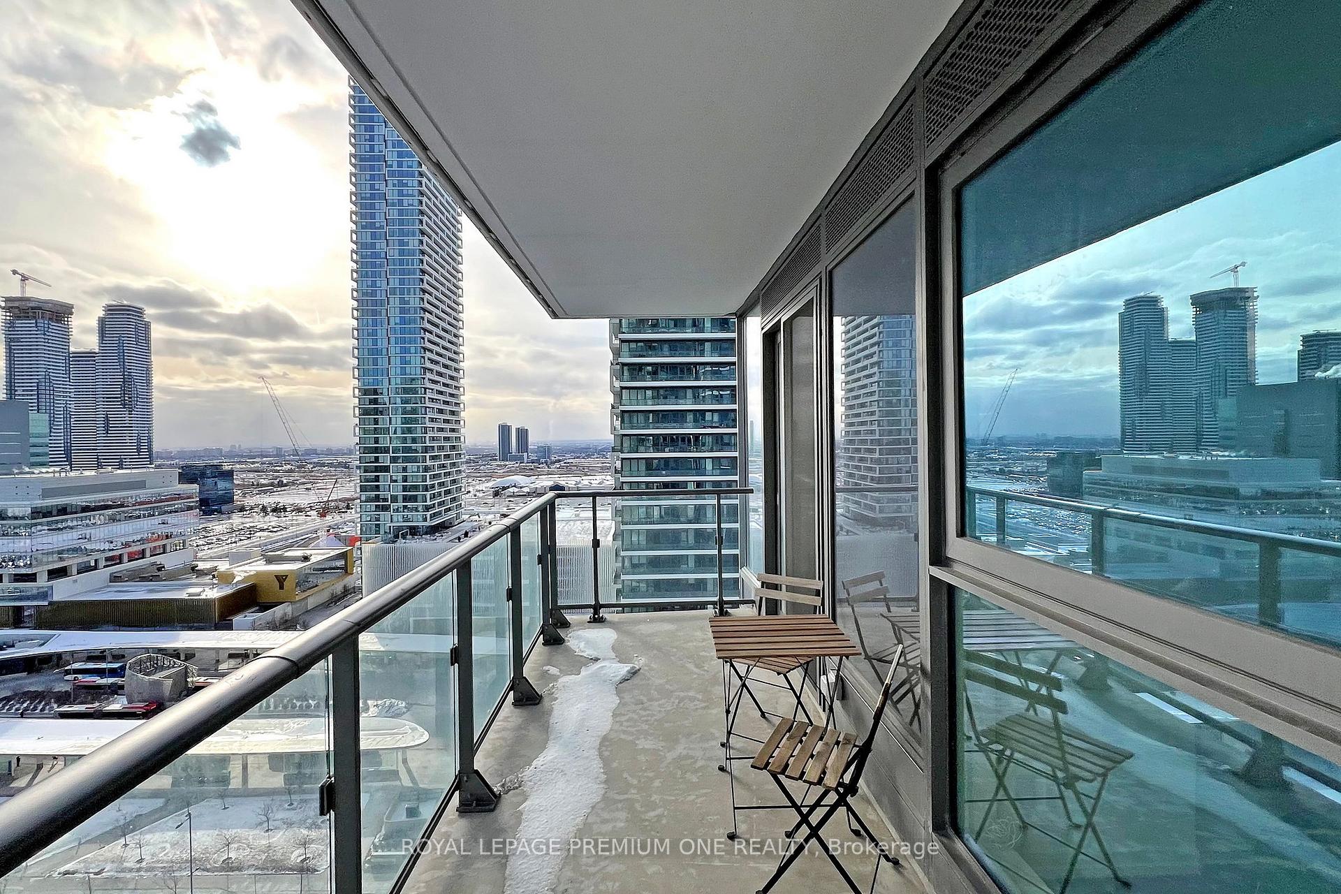 2 Bedrooms Condo at 1000 Portage,  Vaughan For sale