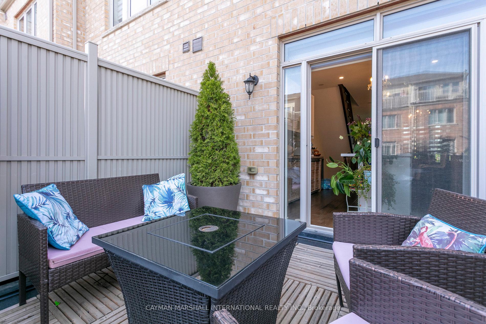4 Bedrooms Condo at 185 Norseman, Toronto For sale