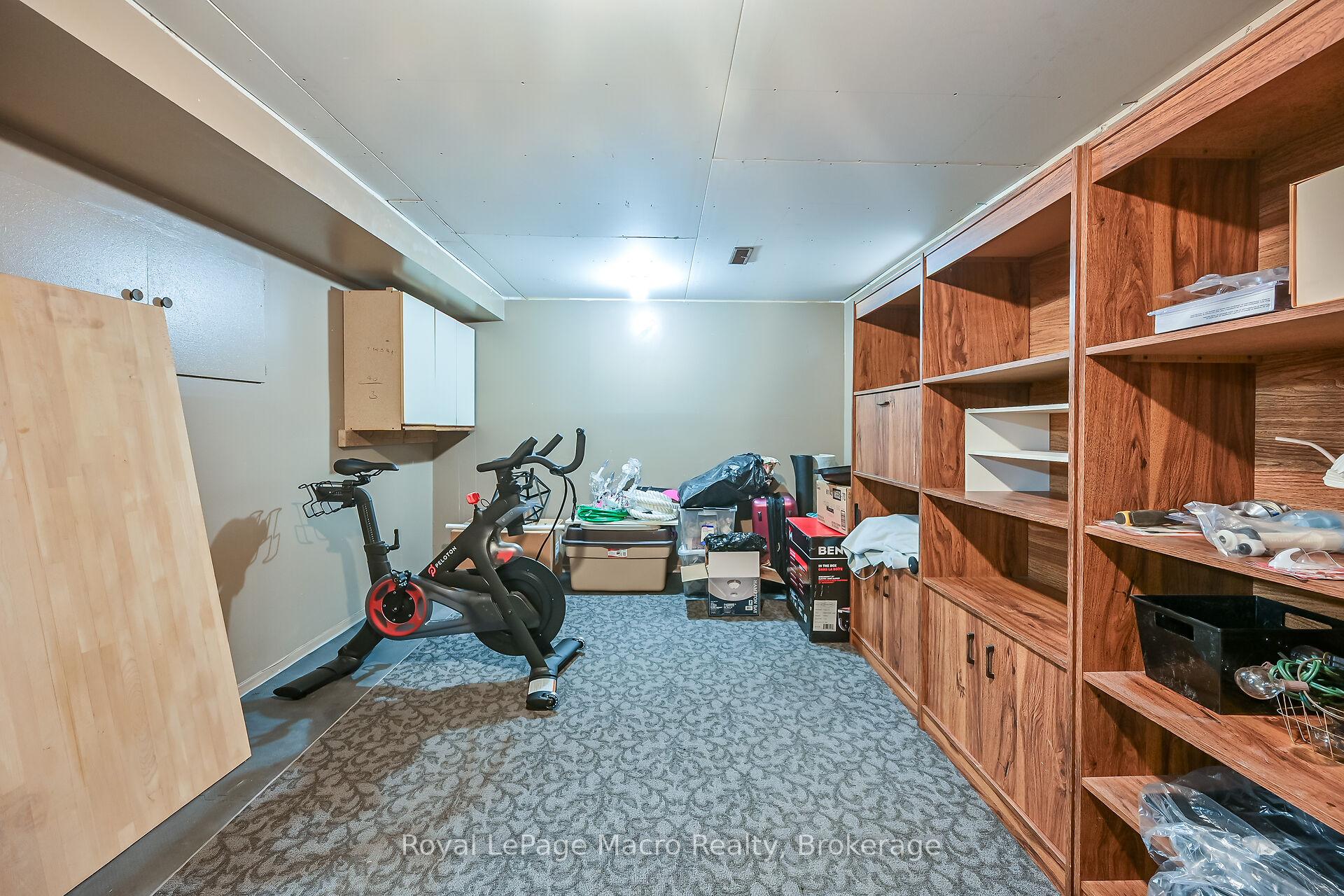 3 Bedrooms Condo at 10 Angus, Hamilton For sale