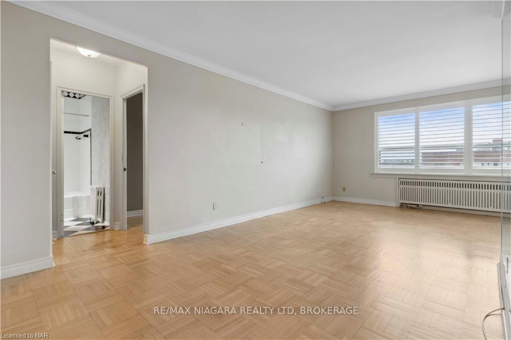 1 Bedroom Condo at 2 RIDELLE, Toronto For sale