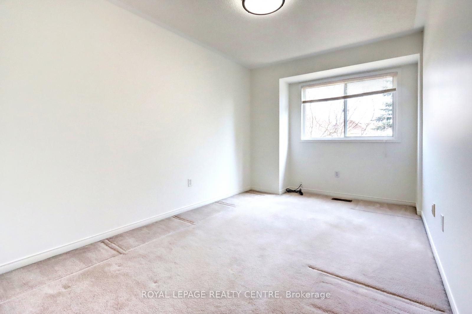 3 Bedrooms Condo at 5230 Glen Erin, Mississauga For sale