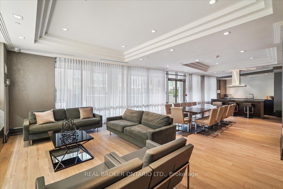 3 Bedrooms Condo at 191 Duplex, Toronto For sale