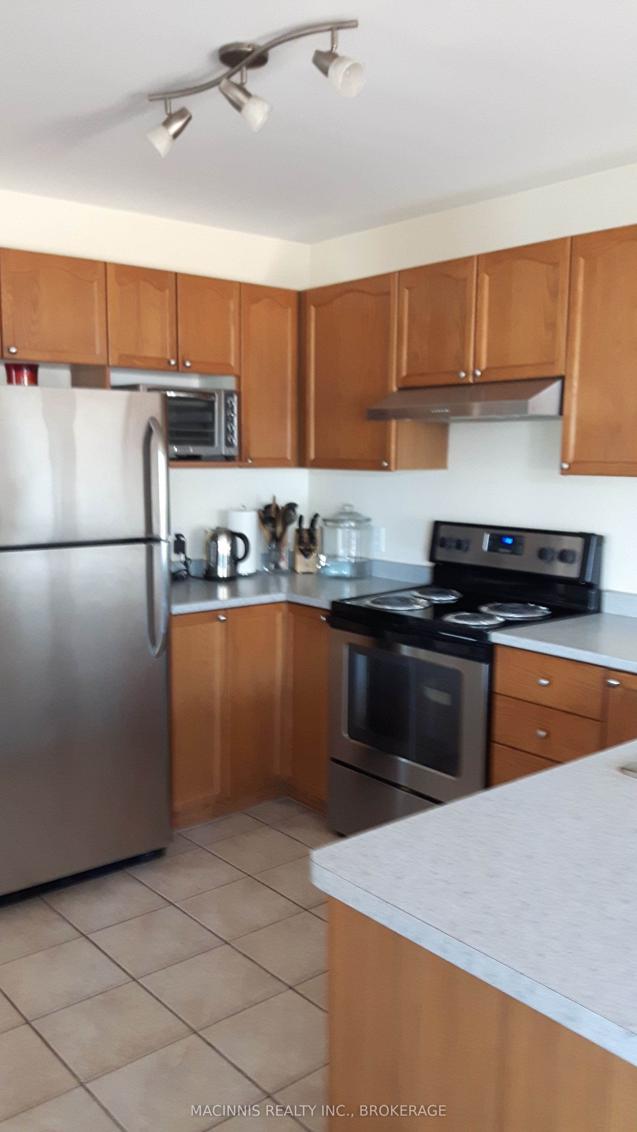 1018 Rainbow Crescent, Kingston, ON K7K 7J3