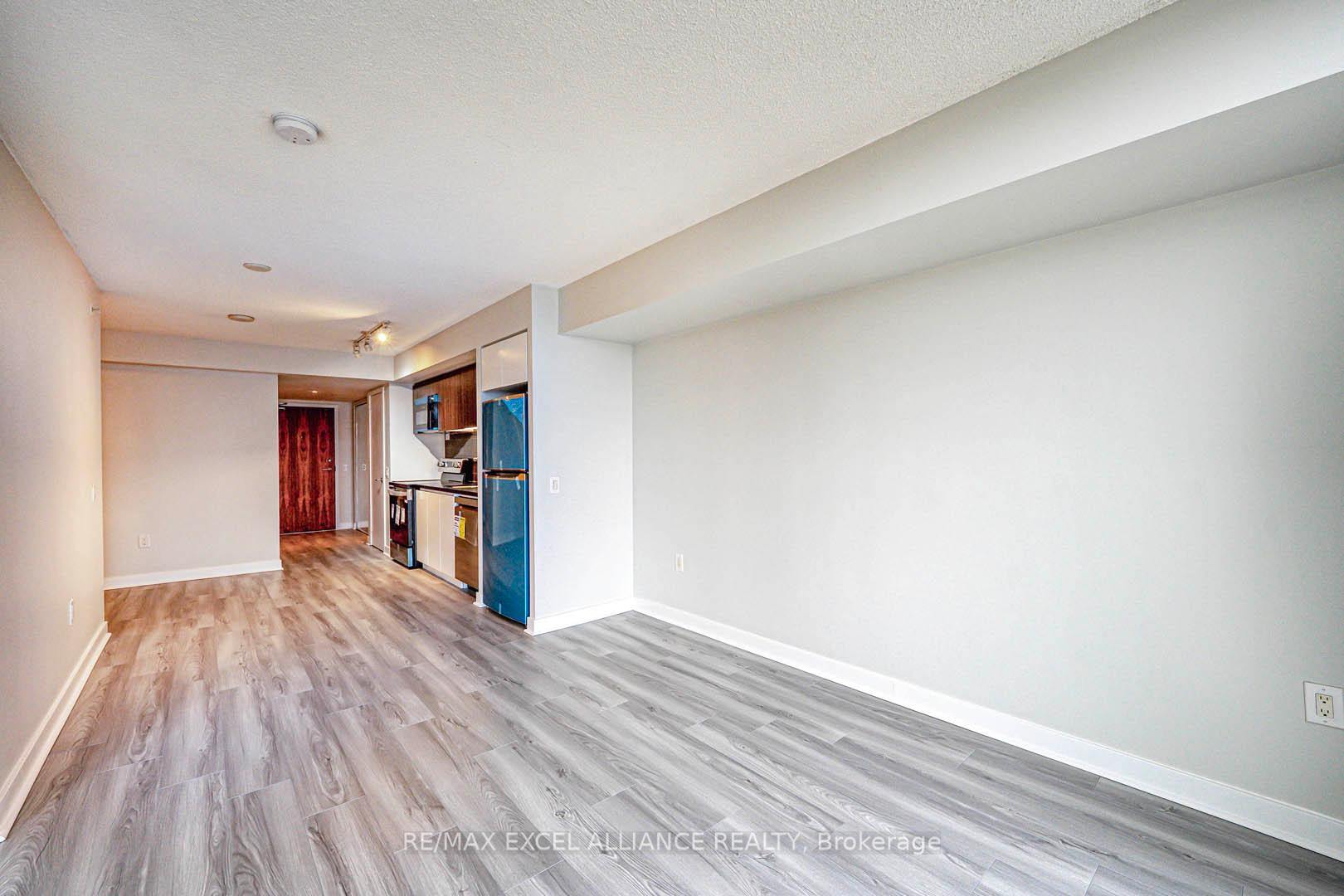 2 Bedrooms Condo at 75 Queens Wharf,  Toronto For sale