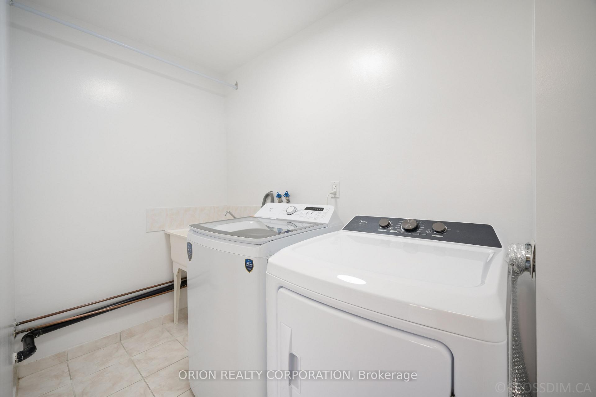 4 Bedrooms Condo at 165 Cherokee, Toronto For sale