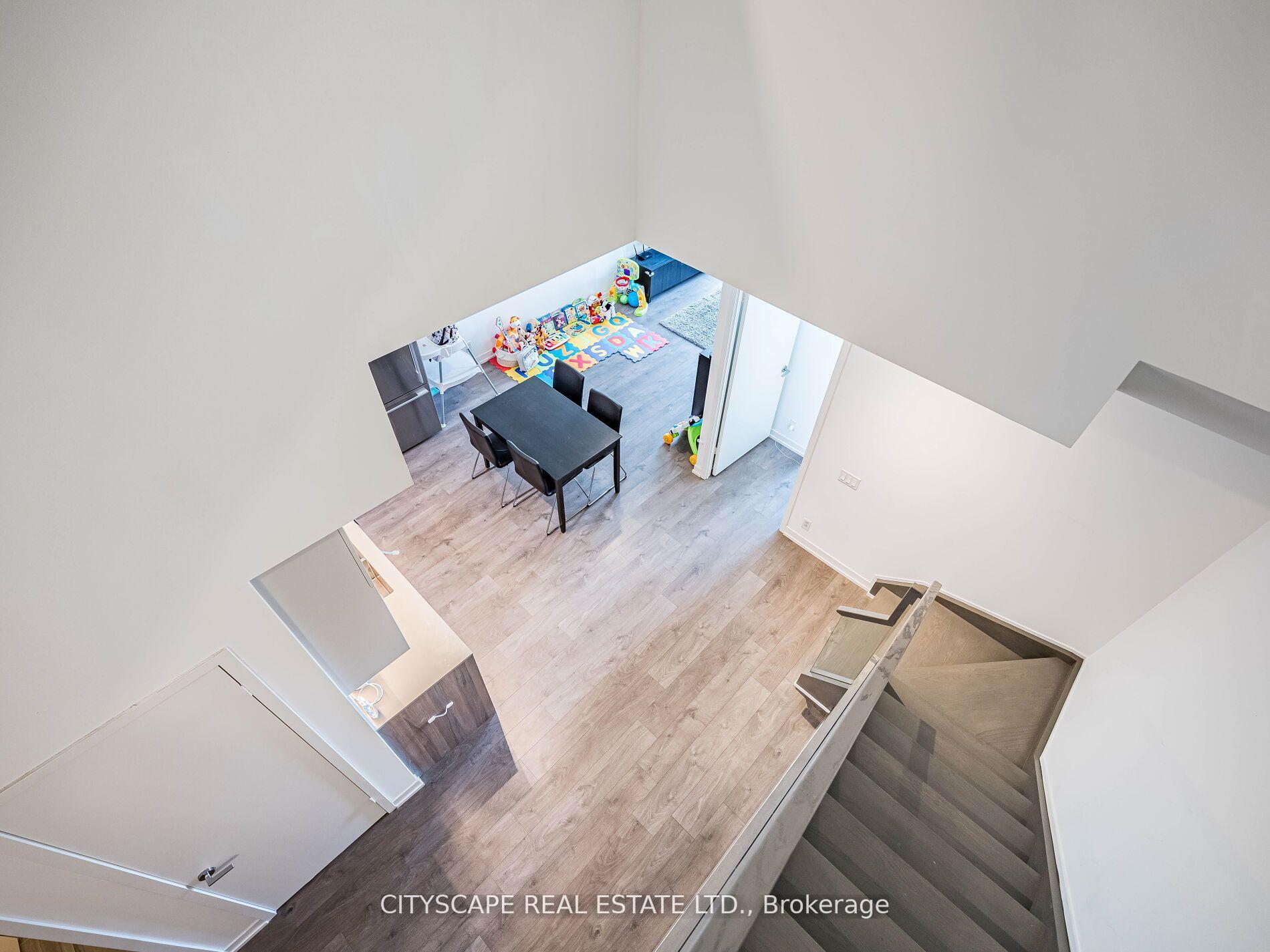 4 Bedrooms Condo at 9 Buttermill, Vaughan For sale