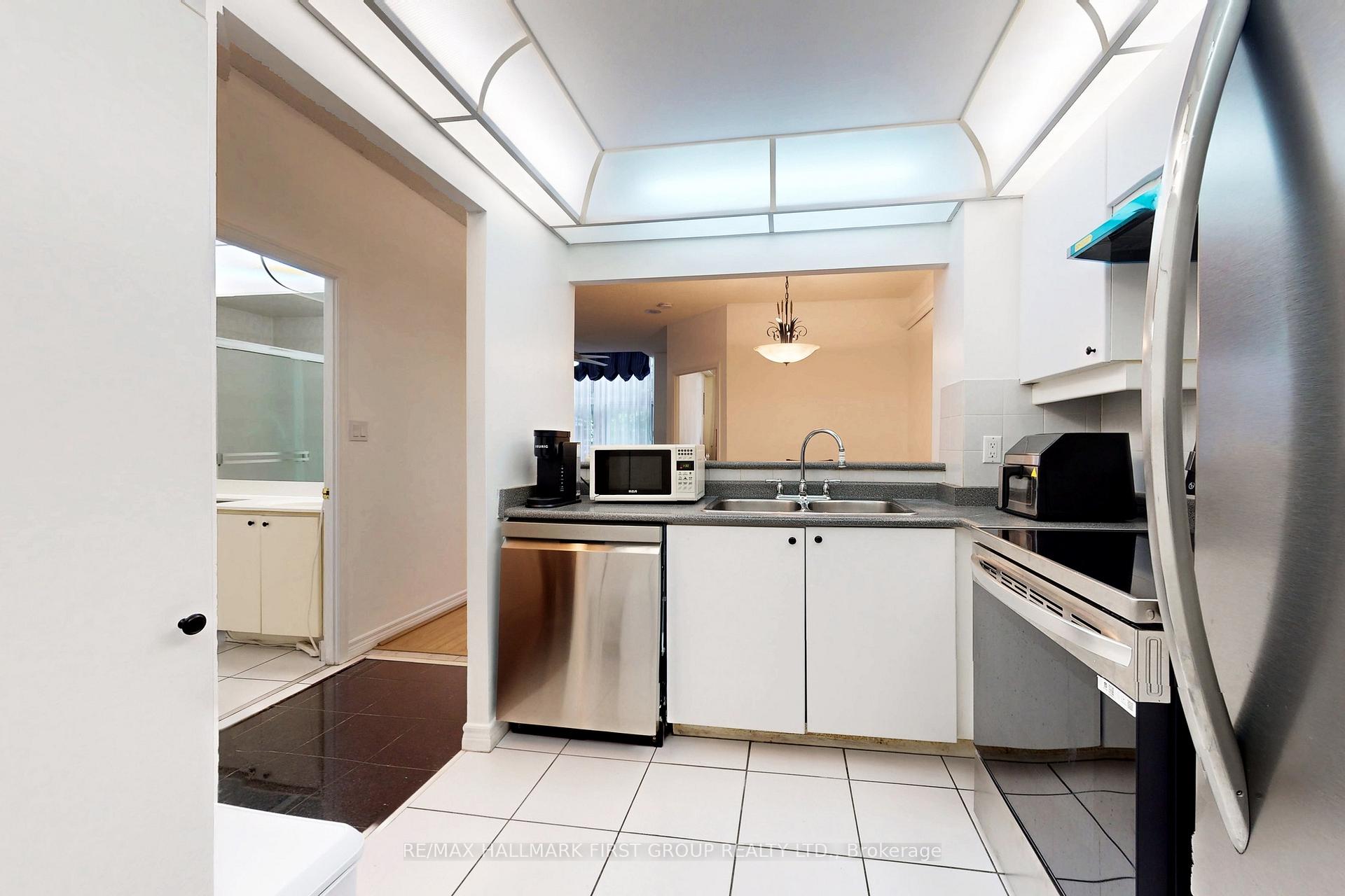 2 Bedrooms Condo at 88 Corporate, Toronto For sale