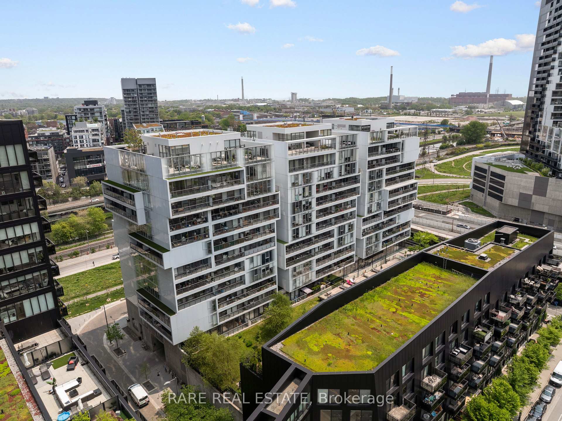 2 Bedrooms Condo at 32 Trolley, Toronto For sale