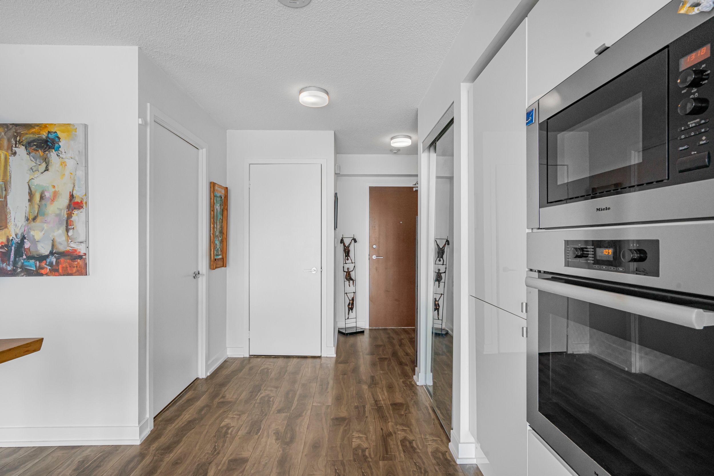 21 Iceboat Terrace 2909