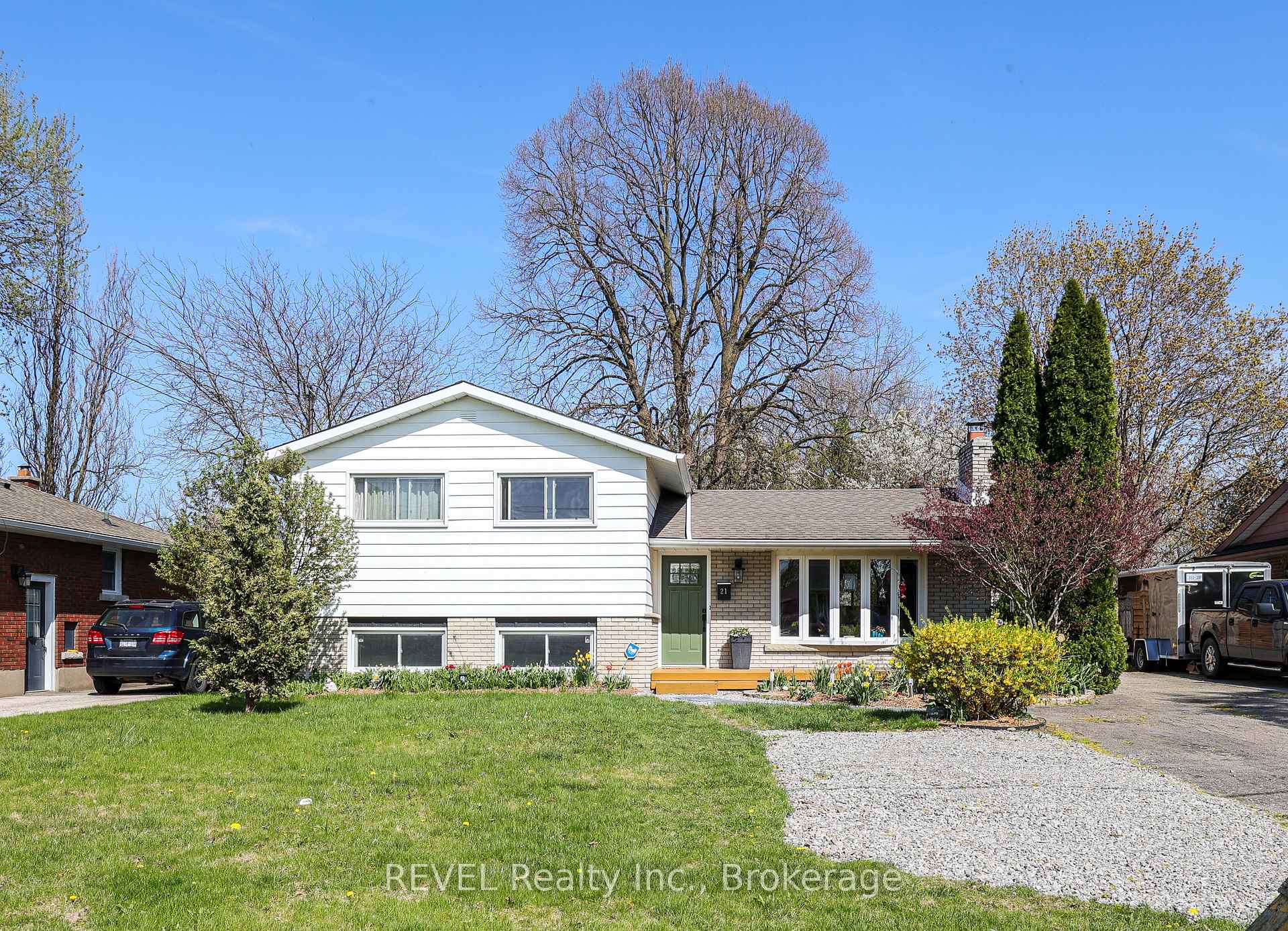 21 Foxglove Avenue, St. Catharines, ON L2M 3E7