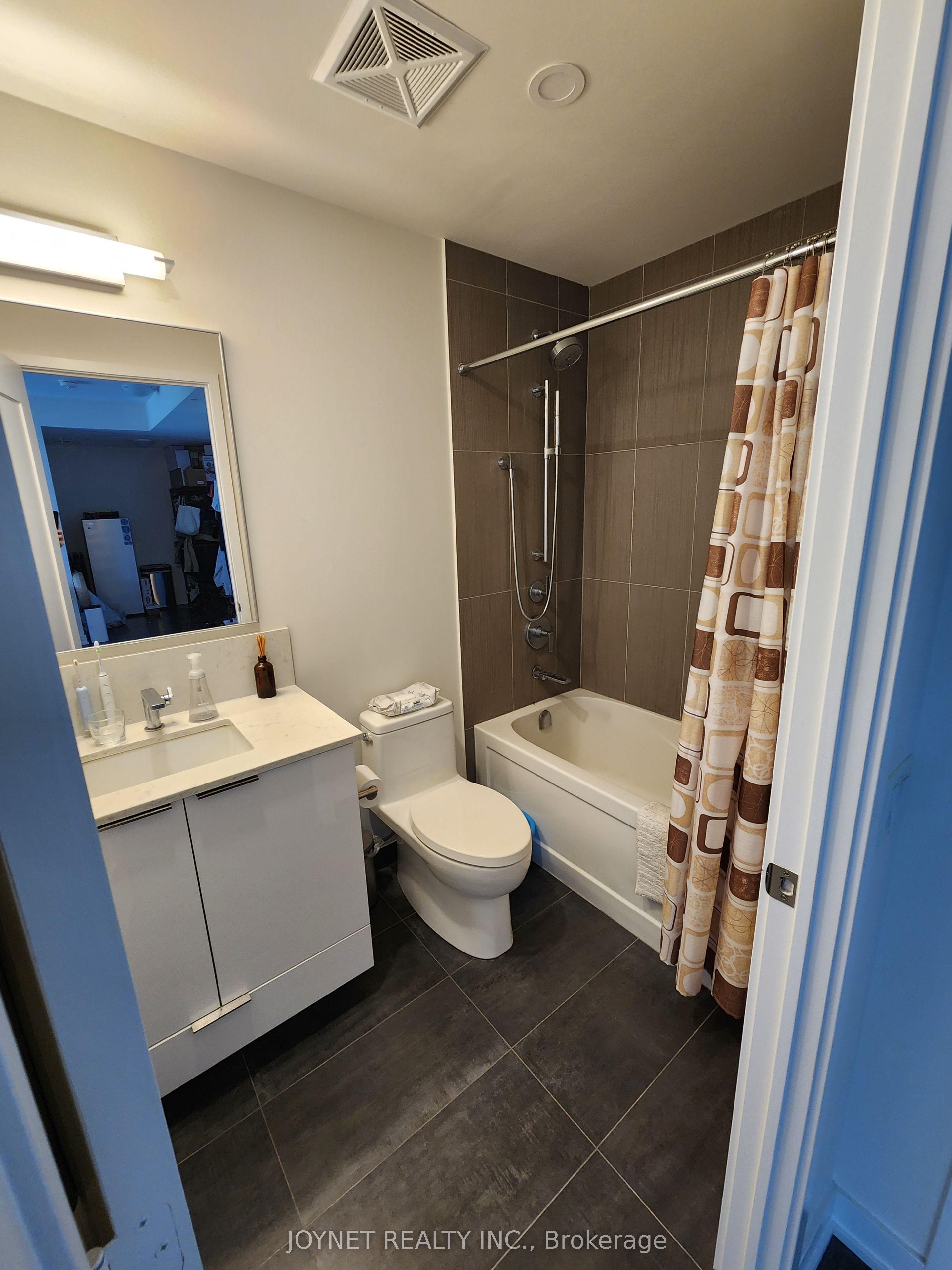 28 Freeland Street, #2508