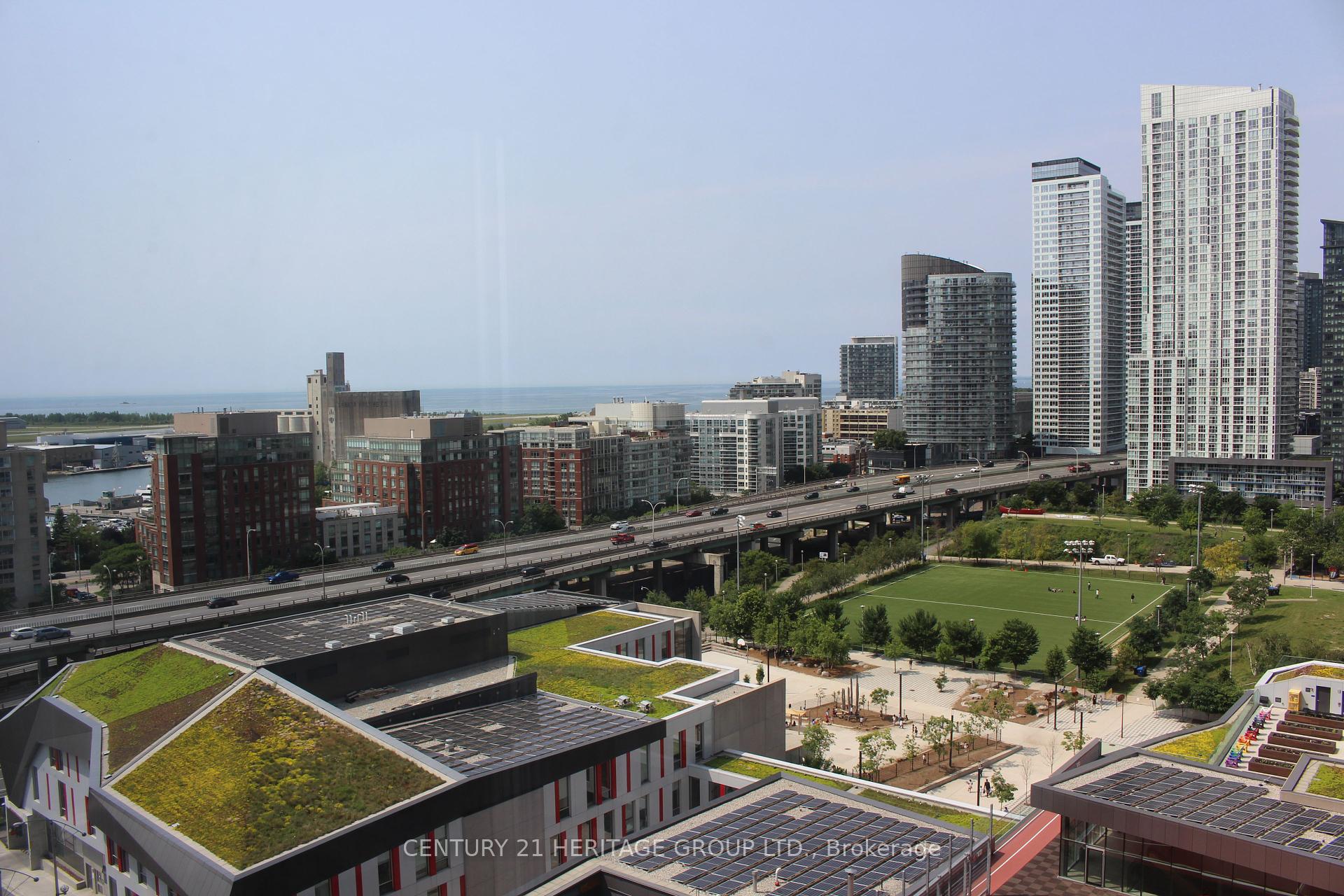2 Bedrooms Condo at 15 Fort York, Toronto For sale