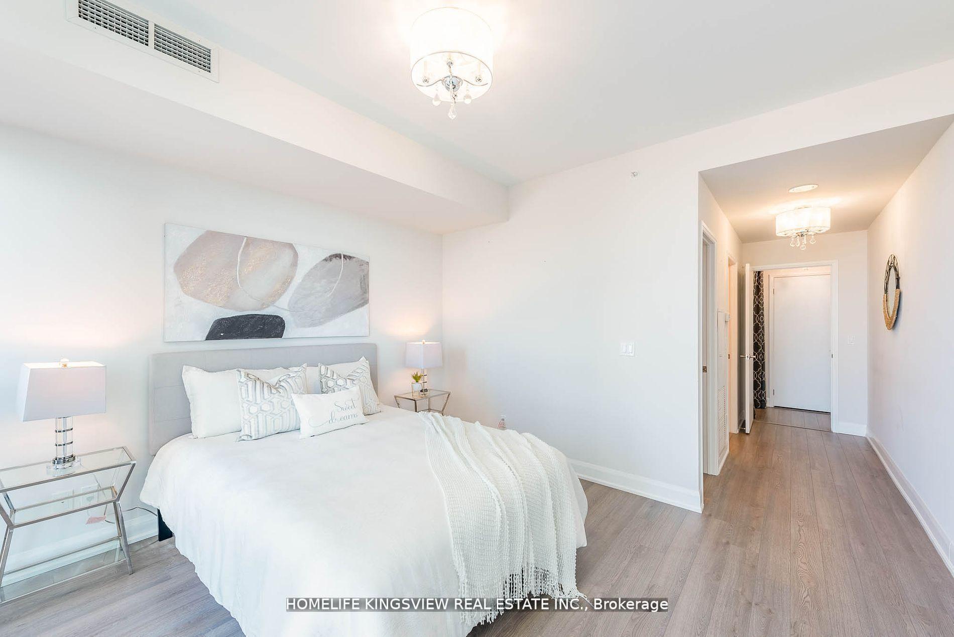 3 Bedrooms Condo at 2910 Highway 7,  Vaughan For sale