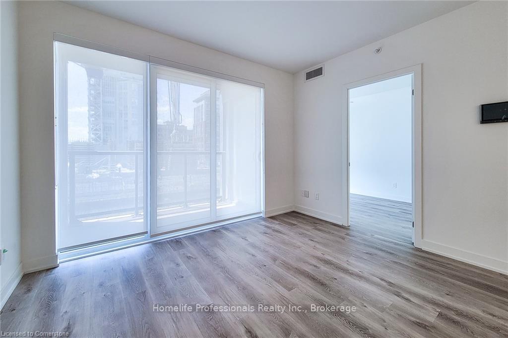 1 Bedroom Condo at 370 Martha,  Burlington For sale