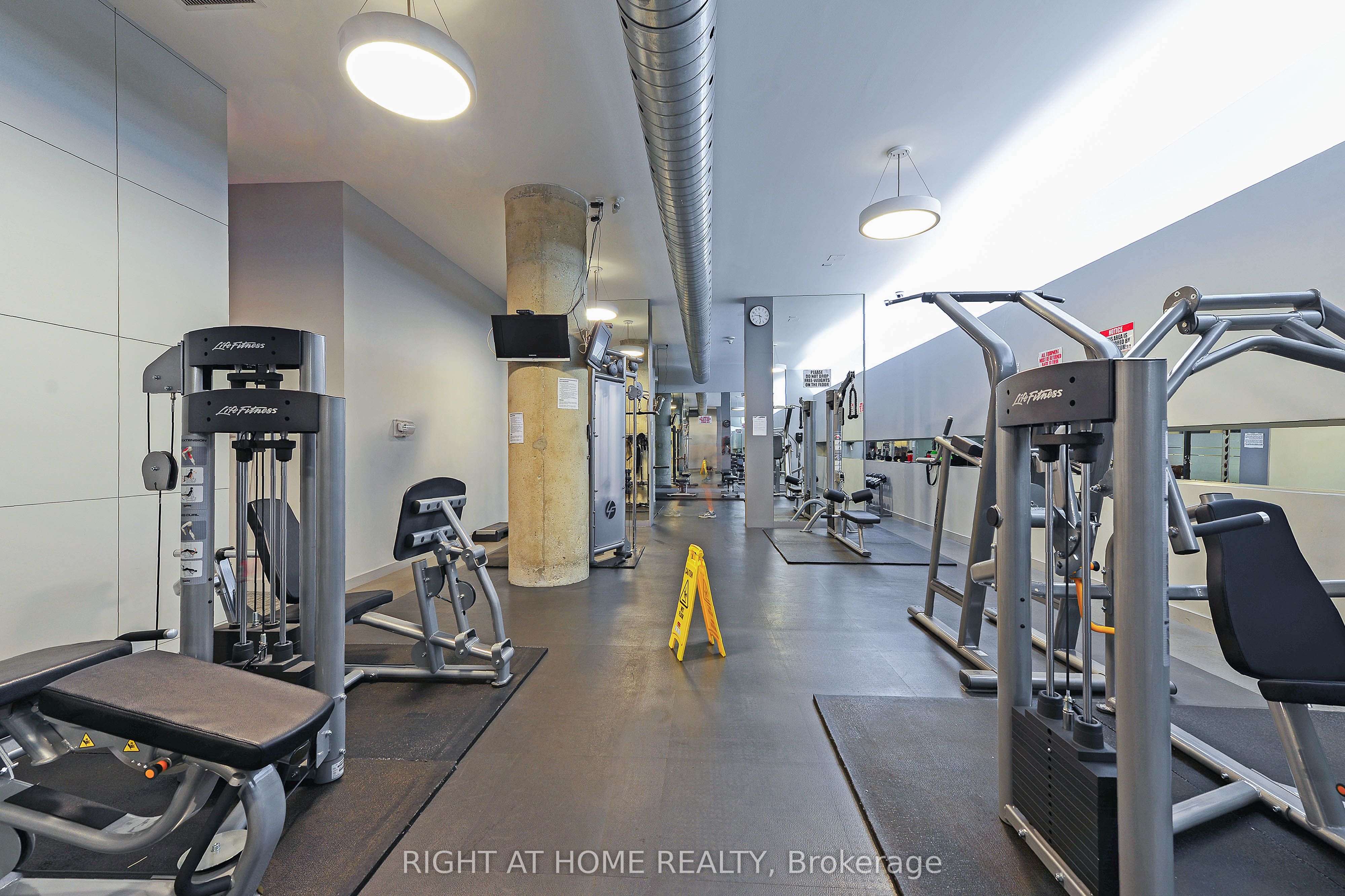 637 Lake Shore Boulevard W, #1020
