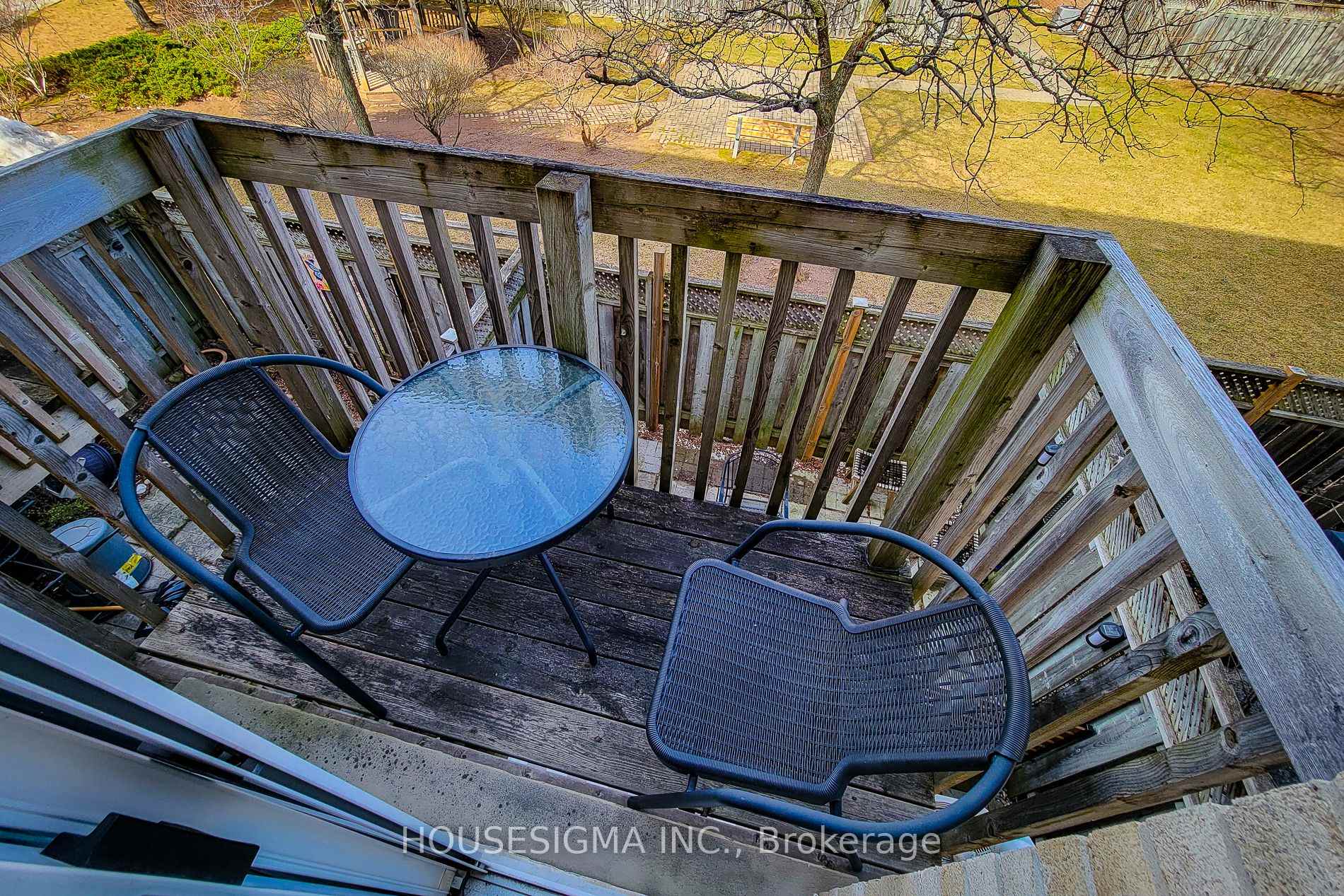 2 Bedrooms Condo at 3480 Upper Middle, Burlington For sale
