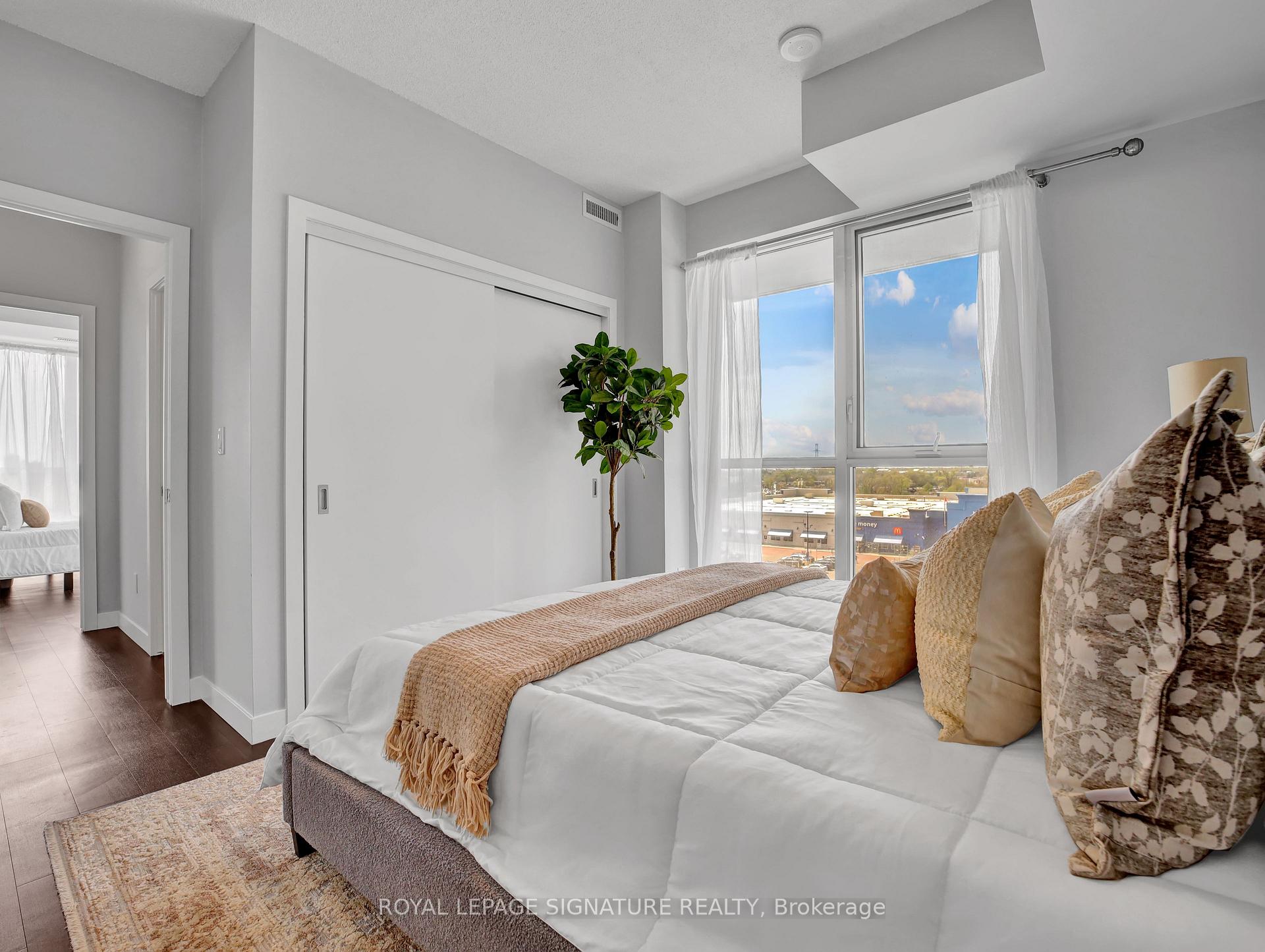 2 Bedrooms Condo at 2081 Fairview, Burlington For sale