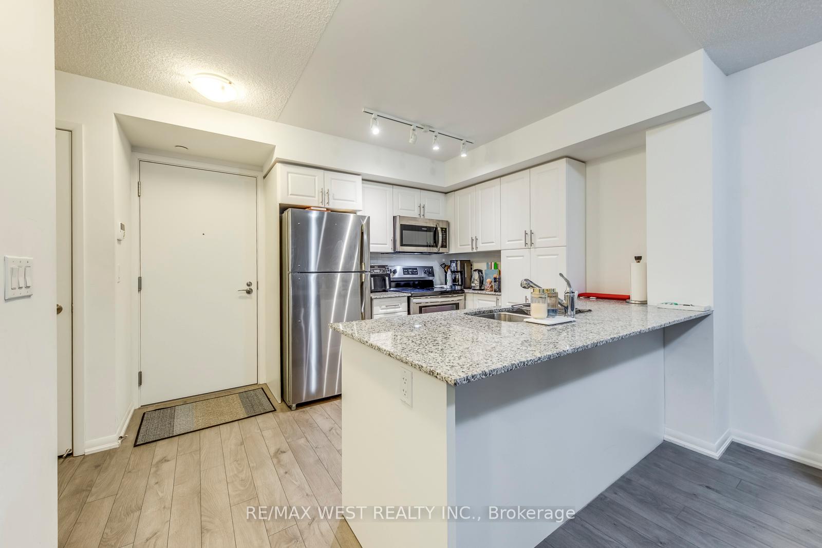 1 Bedroom Condo at 3091 Dufferin,  Toronto For sale