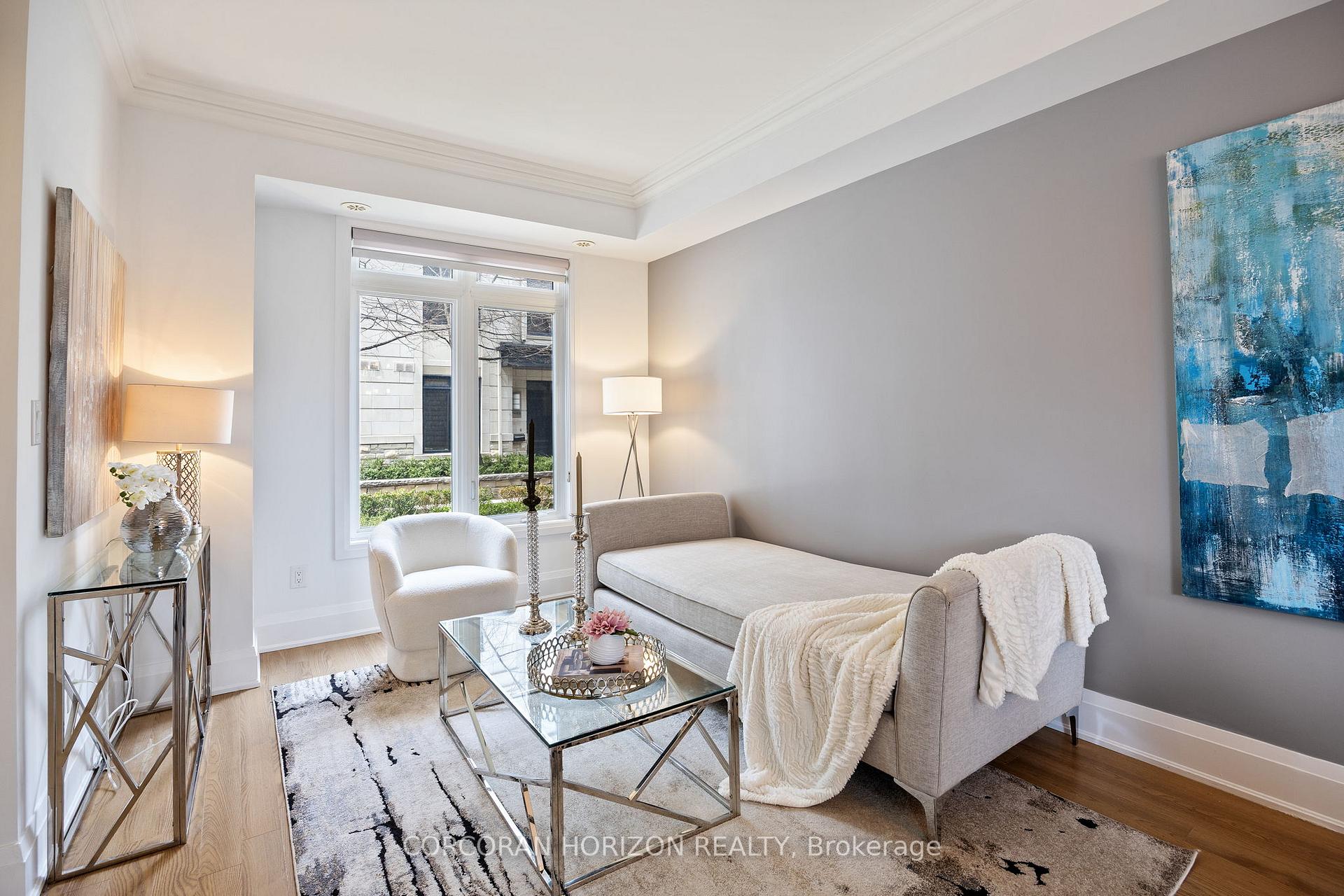 4 Bedrooms Condo at 9 Oakburn, Toronto For sale