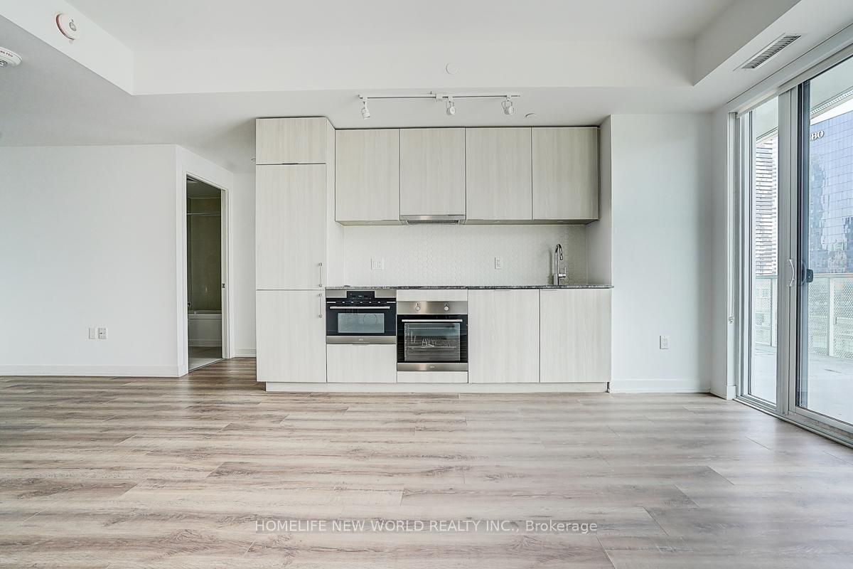 1 Bedroom Condo at 15 Queens, Toronto For sale