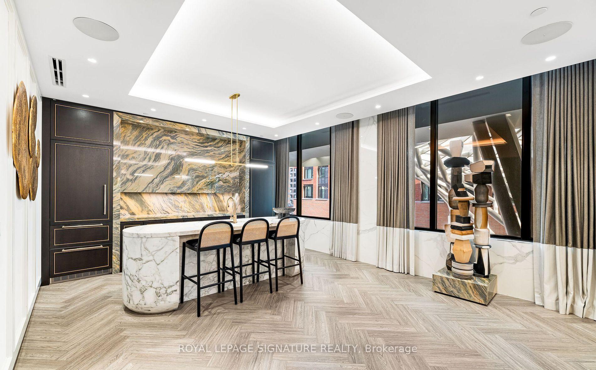 2 Bedrooms Condo at 455 Wellington, Toronto For sale