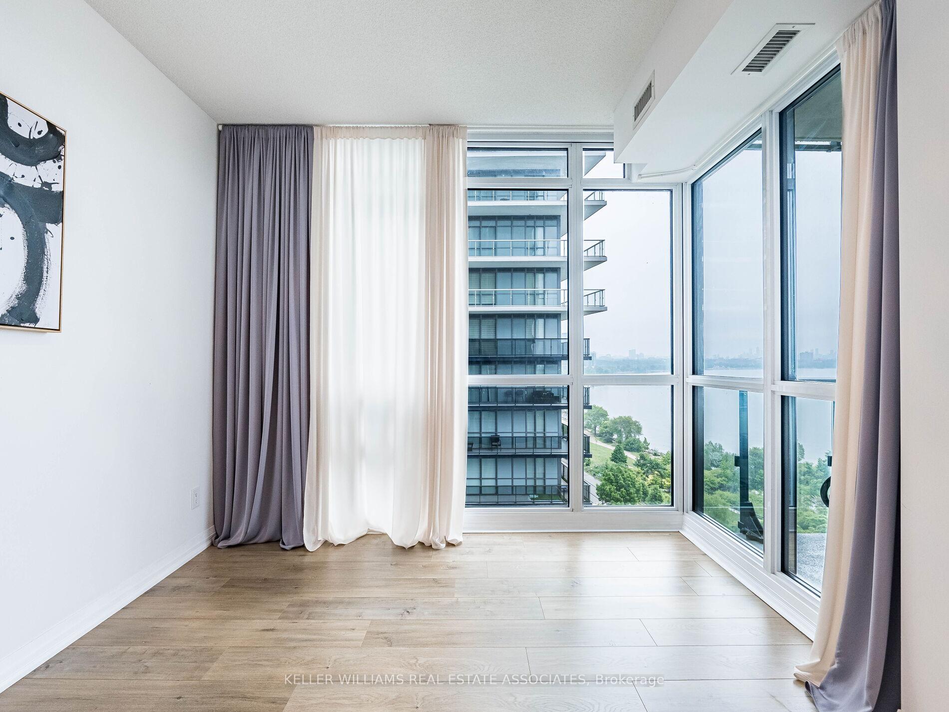 3 Bedrooms Condo at 59 Annie Craig, Toronto For sale
