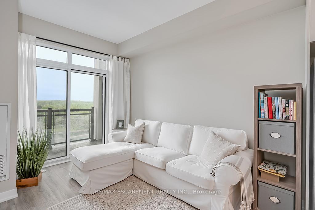 1 Bedroom Condo at 2486 Old Bronte, Oakville For sale