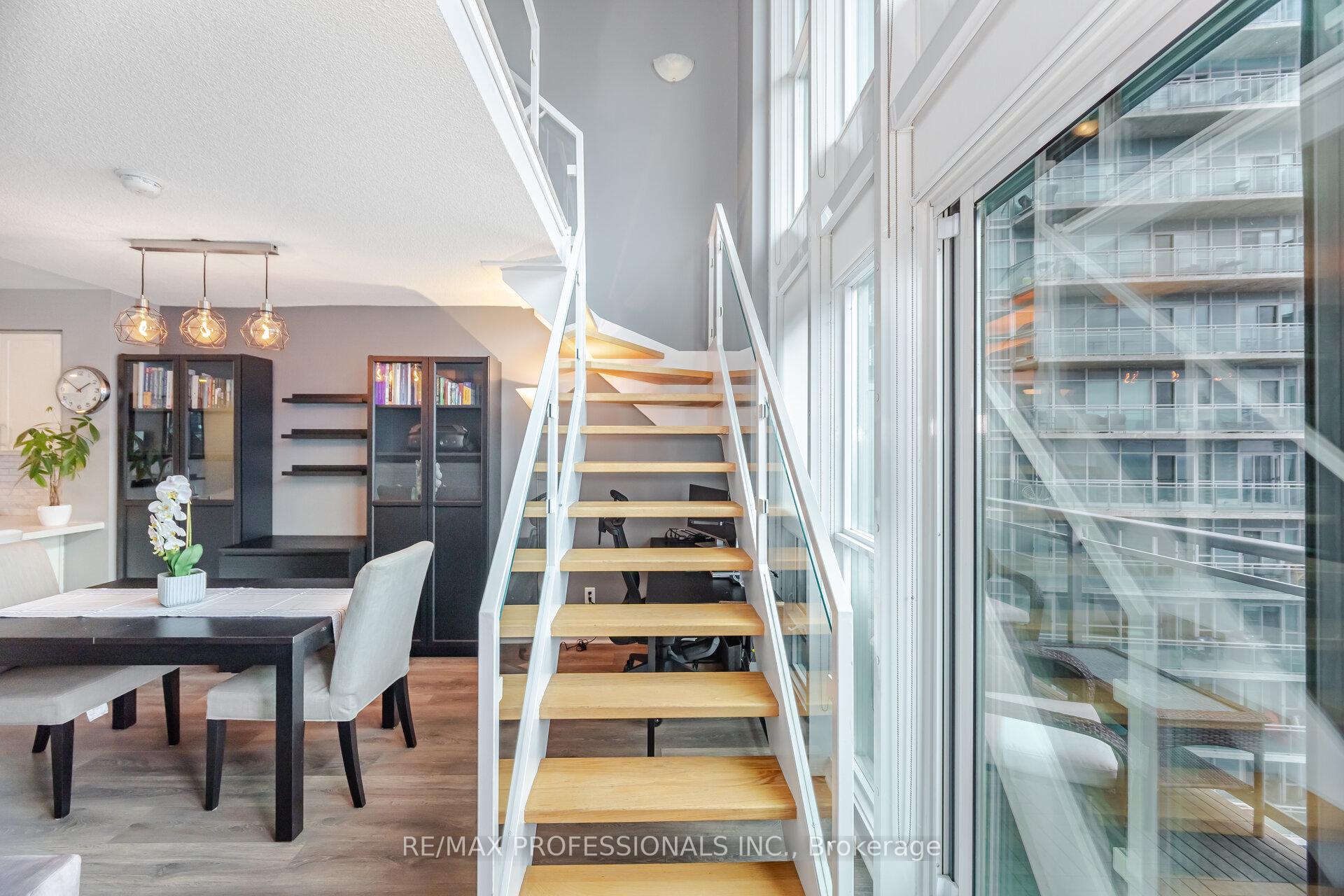 2 Bedrooms Condo at 155 Legion, Toronto For sale