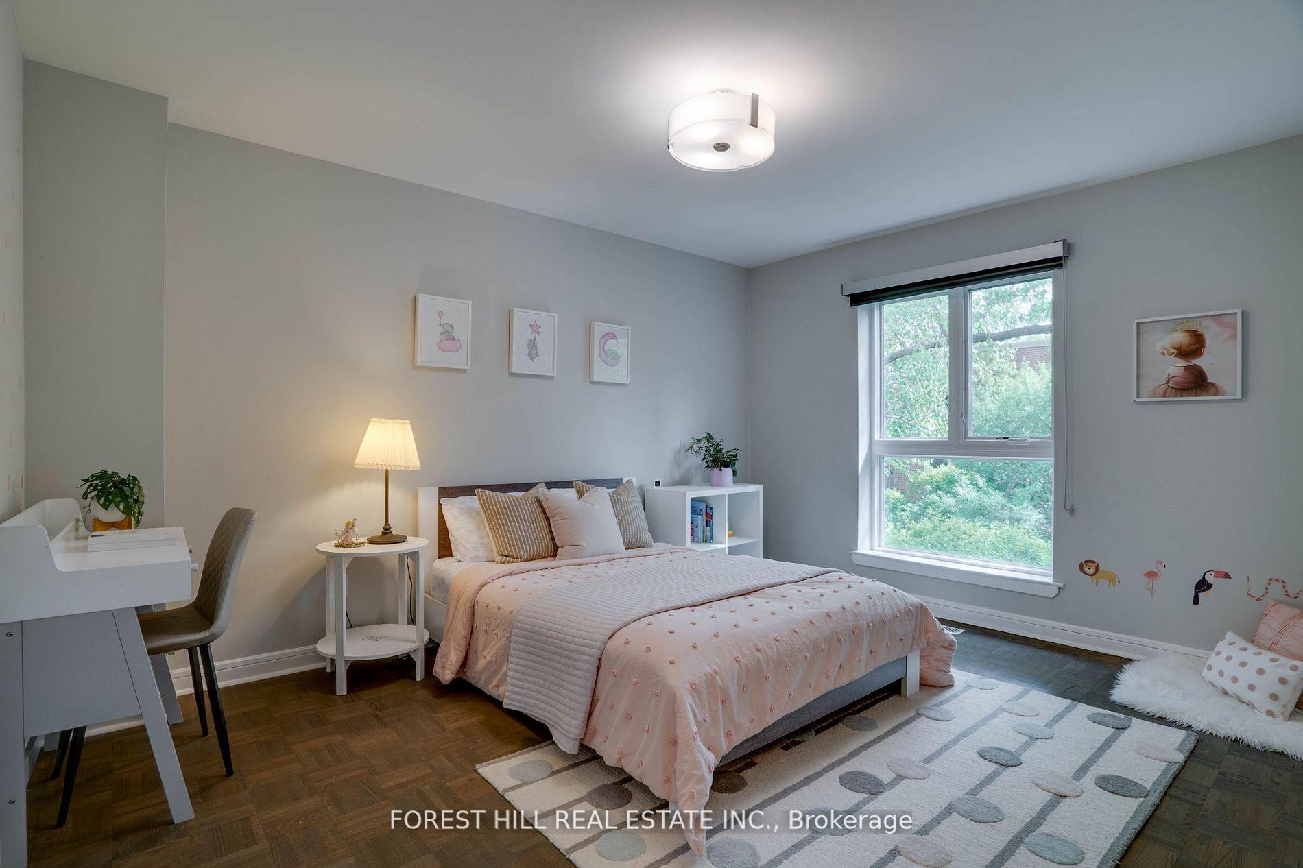 4 Bedrooms Condo at 11 Scenic Mill, Toronto For sale
