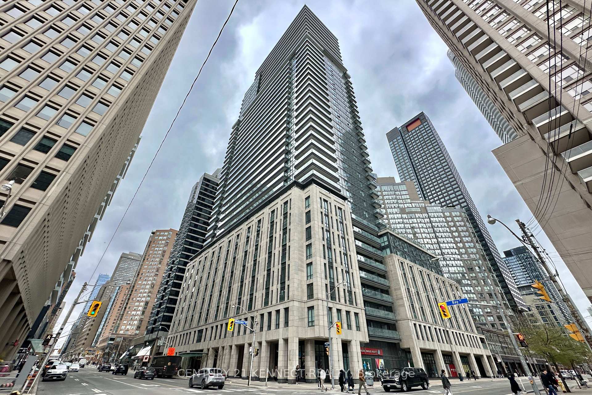 #313 – 955 Bay Street, Toronto, ON M5S 2A2