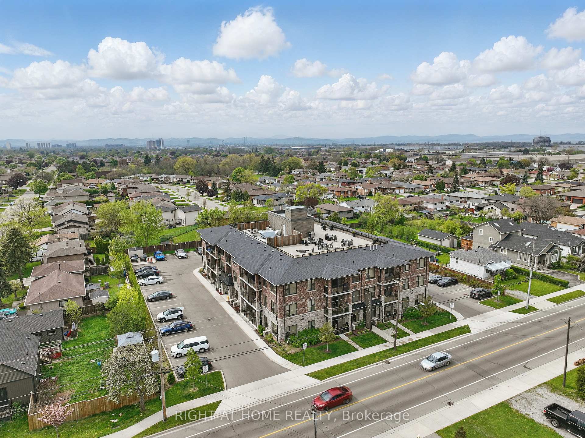 1 Bedroom Condo at 257 Millen, Hamilton For sale