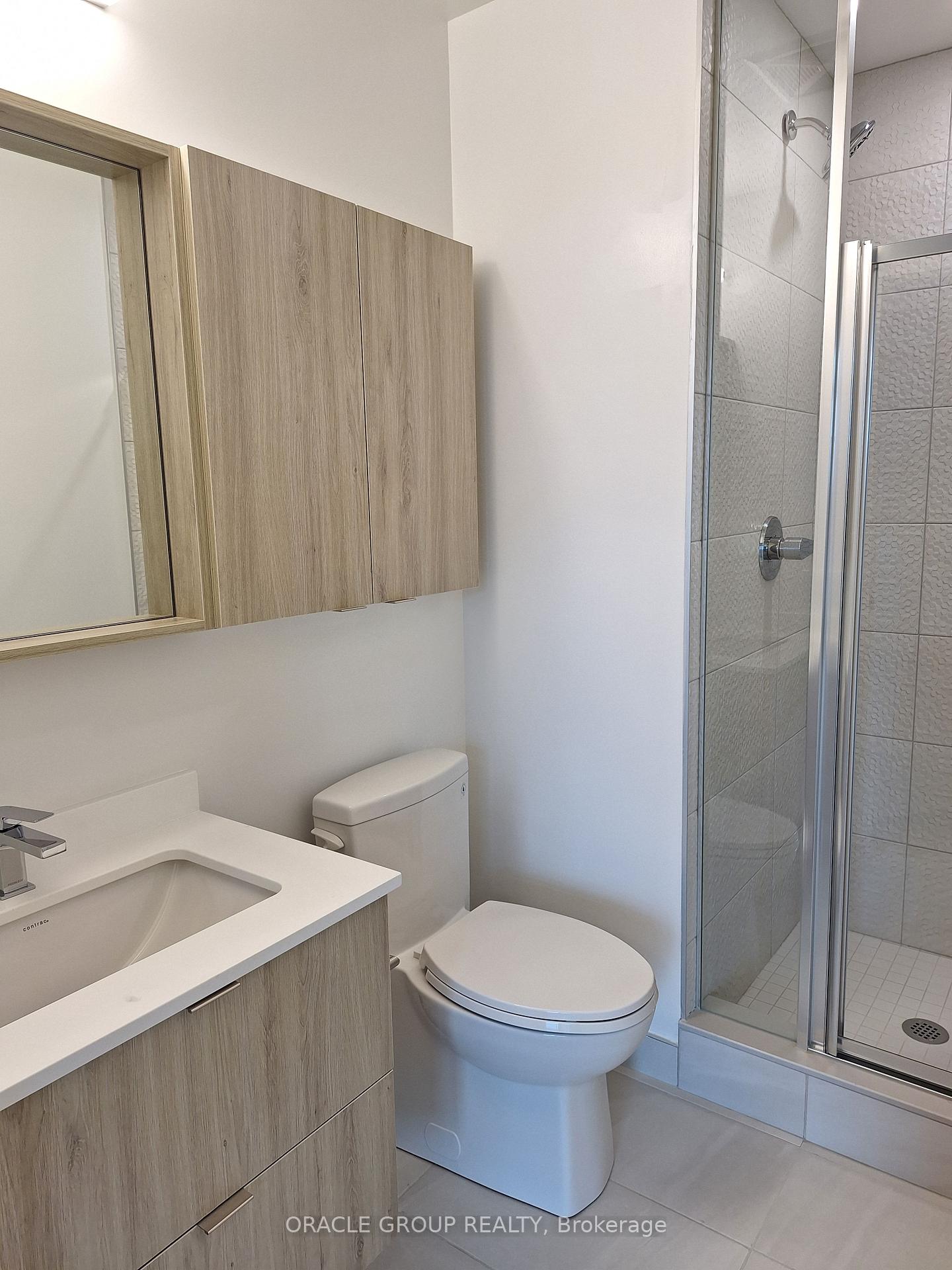 1 Bedroom Condo at 30 Upper Mall,  Vaughan For sale