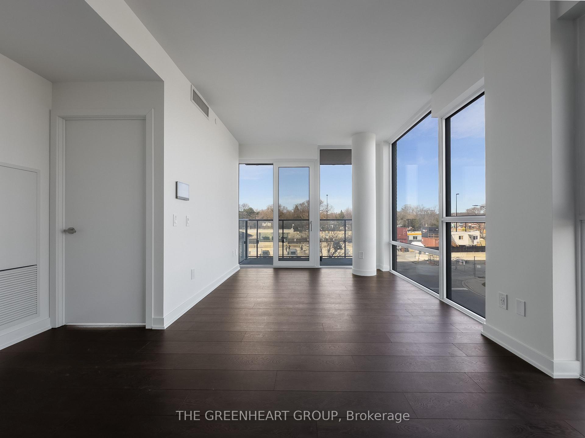 #221 – 28 Ann Street, Mississauga, ON L5G 0E1