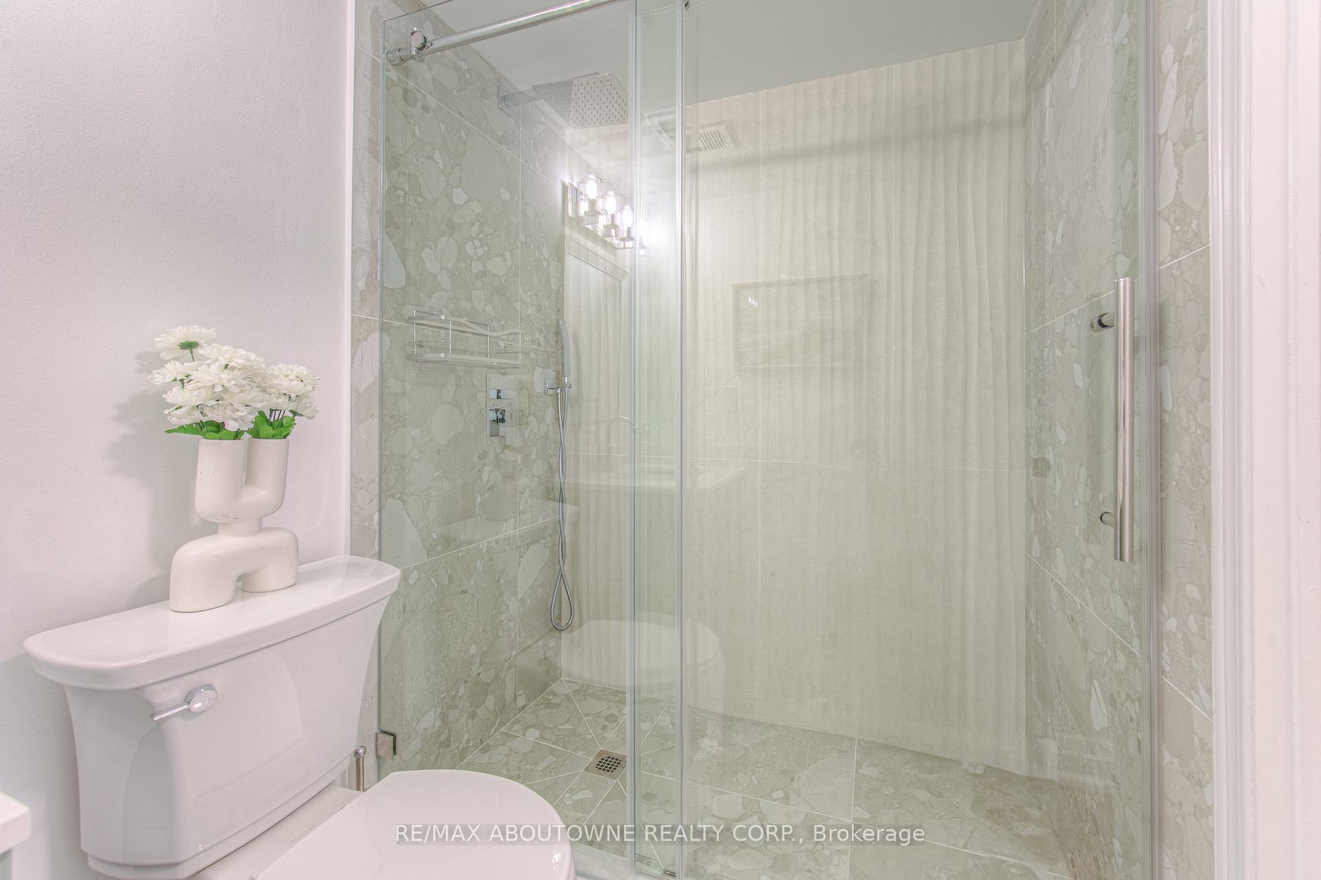 1 Bedroom Condo at 5090 Pinedale, Burlington For sale