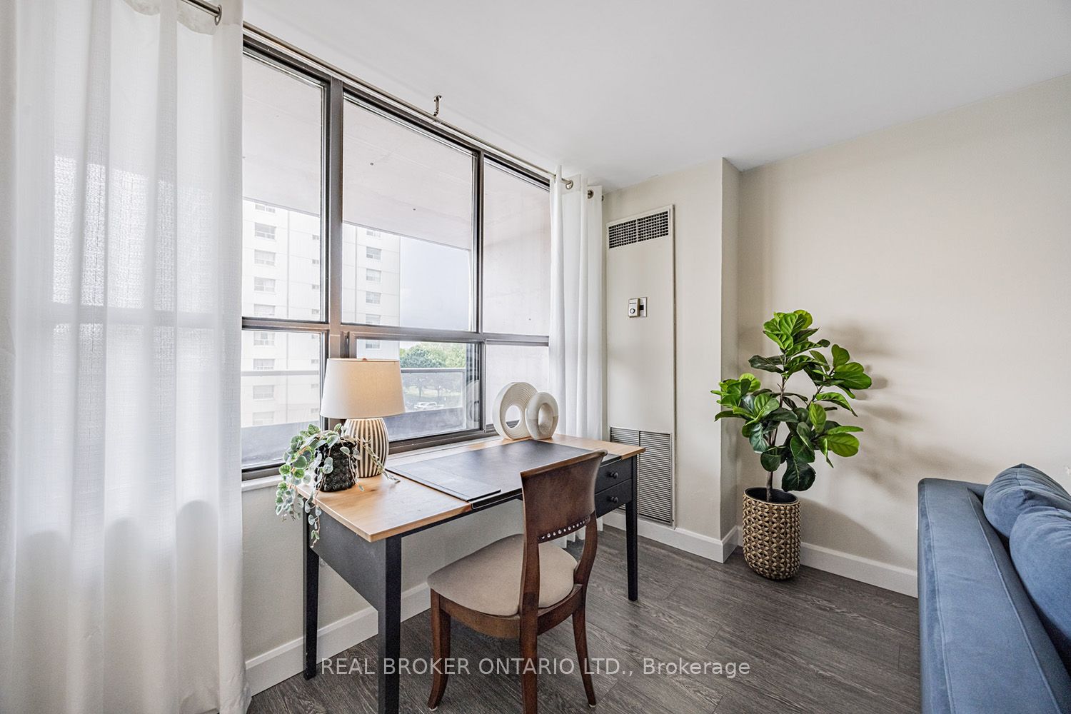 2721 Victoria Park Avenue, #506