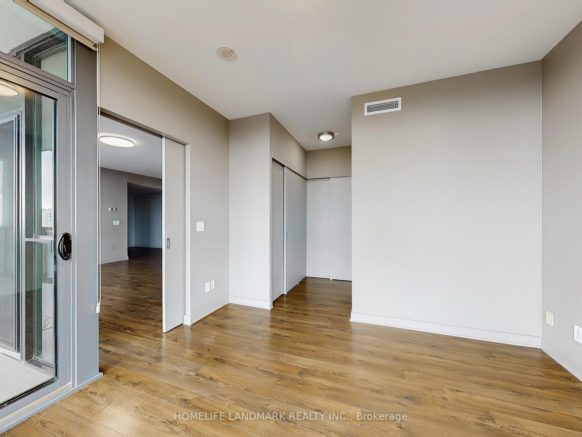3 Bedrooms Condo at 110 Charles, Toronto For sale