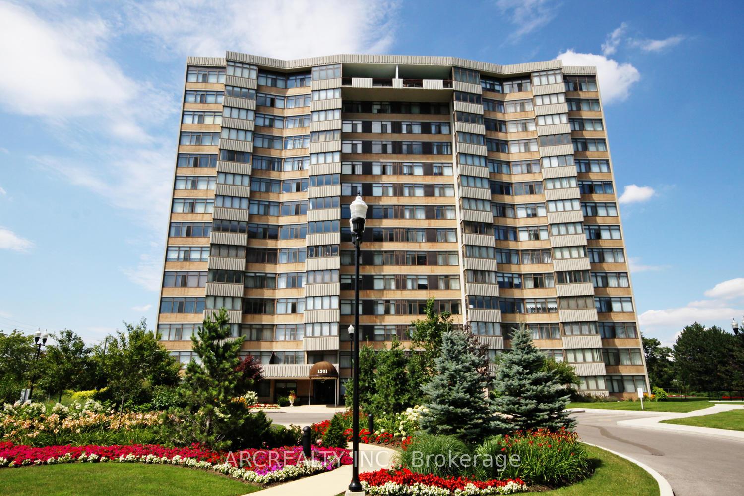 2 Bedrooms Condo at 1201 Steeles, Toronto For sale