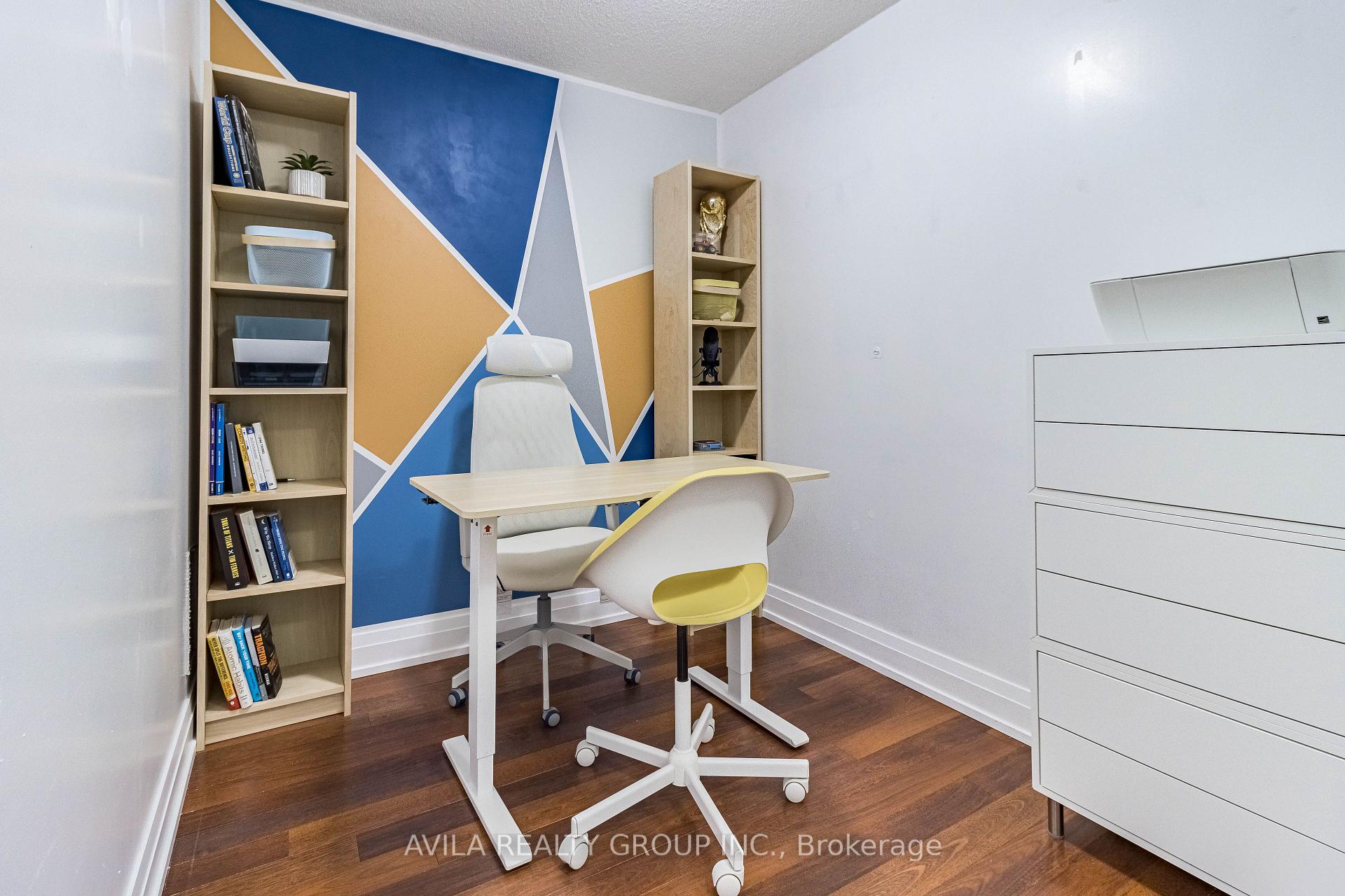 3 Bedrooms Condo at 1 De Boers, Toronto For sale
